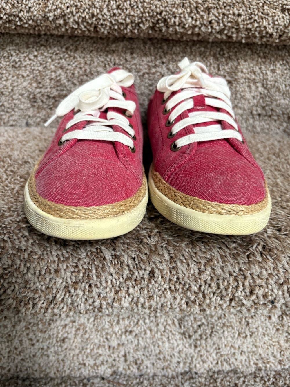 Vionic Women's Red Jean Fabric Sneaker Shoes. - Picture 4 of 14